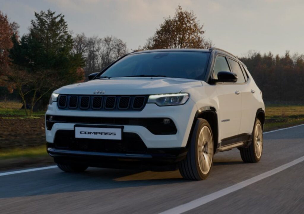 Jeep Compass 2024: design, tecnologia e prestazioni per un SUV versatile